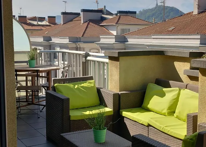 Attic+views+terrace+parking Appartamento *